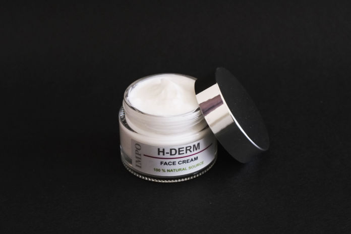 Face cream hydrating and natural